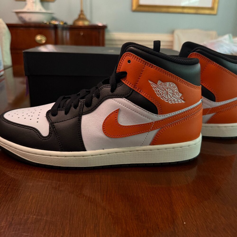 Jordan AJ 1 Mid - Whie/Starfish/Black- Size 10.5 Mens